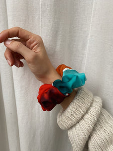 Scrunchie di seta colorato