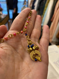 Collana fuxia e blu con luna