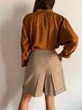 Pantaloncino beige con pince