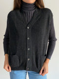 Gilet grigio scuro con bottoni
