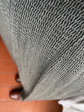 Pantalone maschile grigio di lana lavorata
