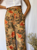 Pantaloni ampi con foglie