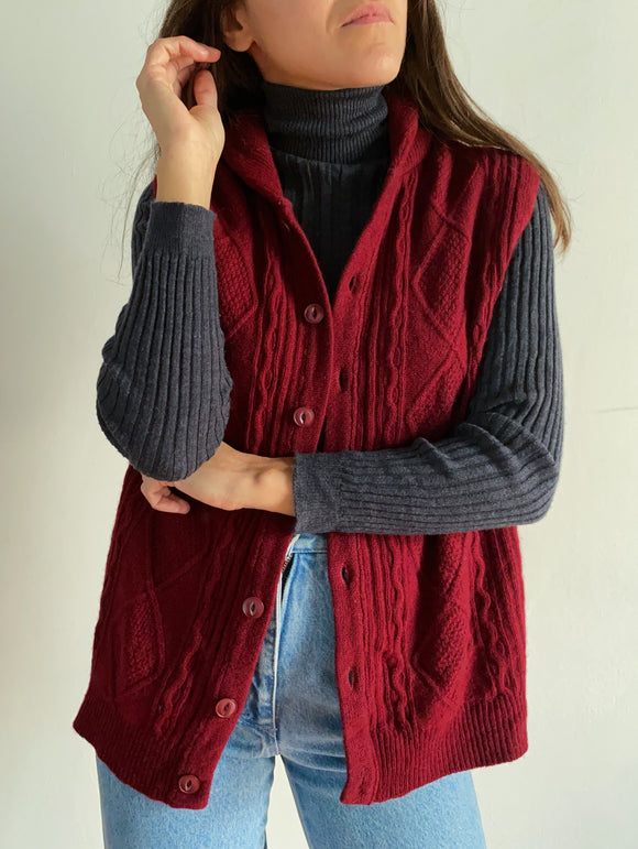 Gilet bordeaux con bottoni