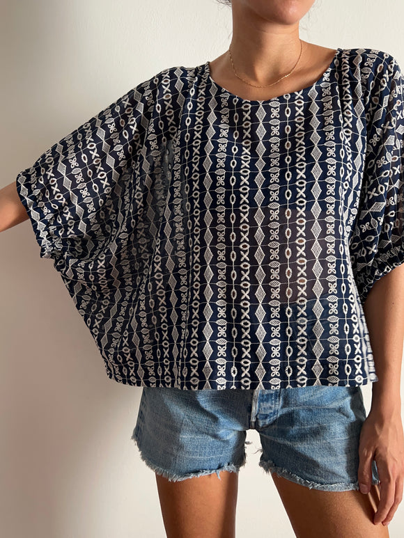 Blusa oversize blu ricamata