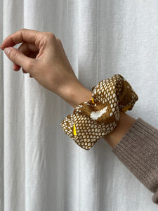 Scrunchie cocco marrone e giallo