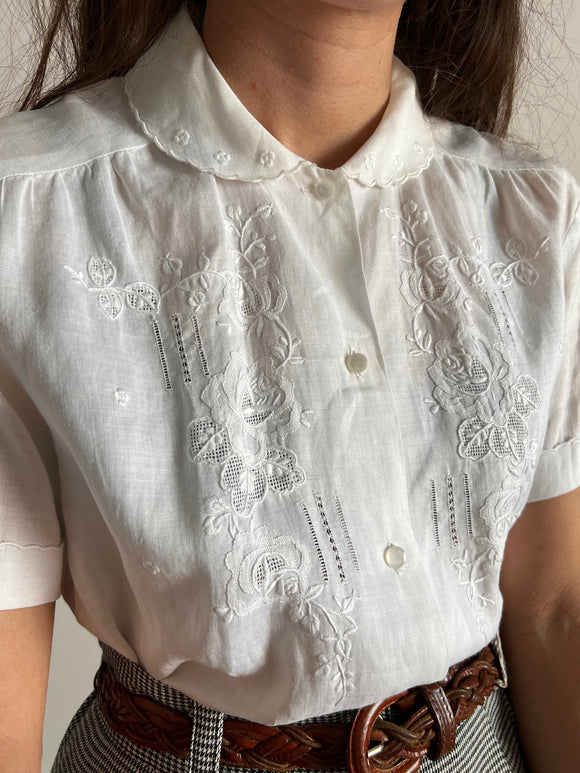 Camicia di lino bianca ricamata