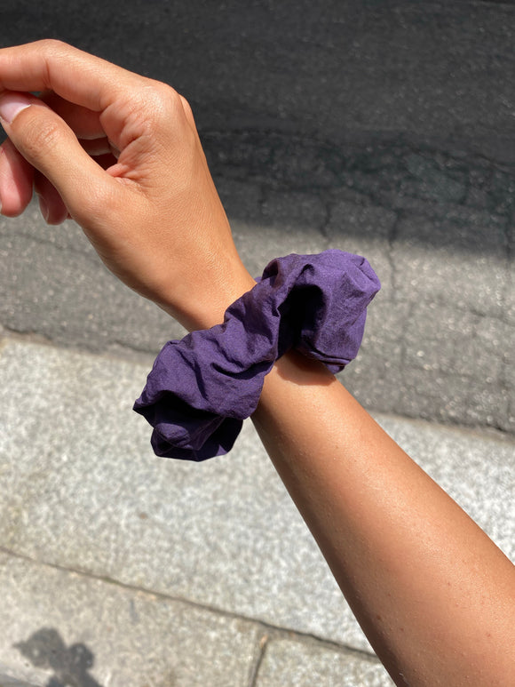Scrunchie di cotone viola scuro