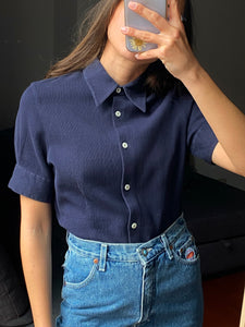 Camicia blu con colletto a punta