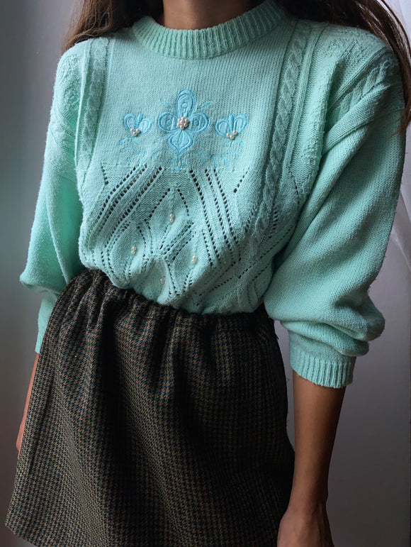 Maglione verde acqua ricamato