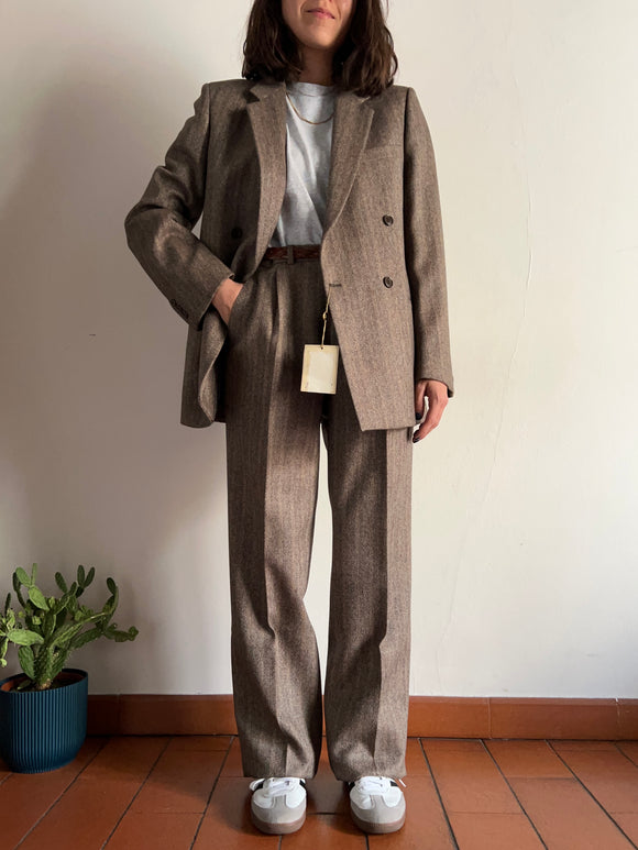 Completo di lana spigato marrone e beige