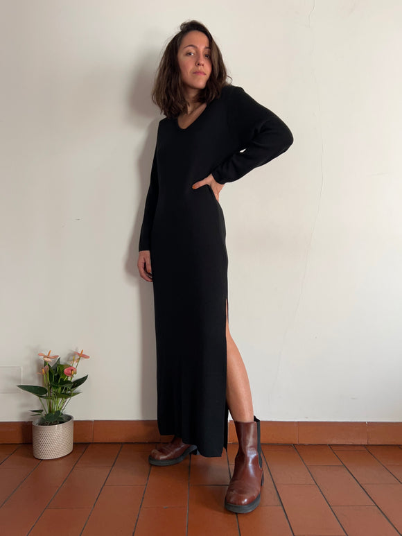 Abito lungo nero in maglia di lana